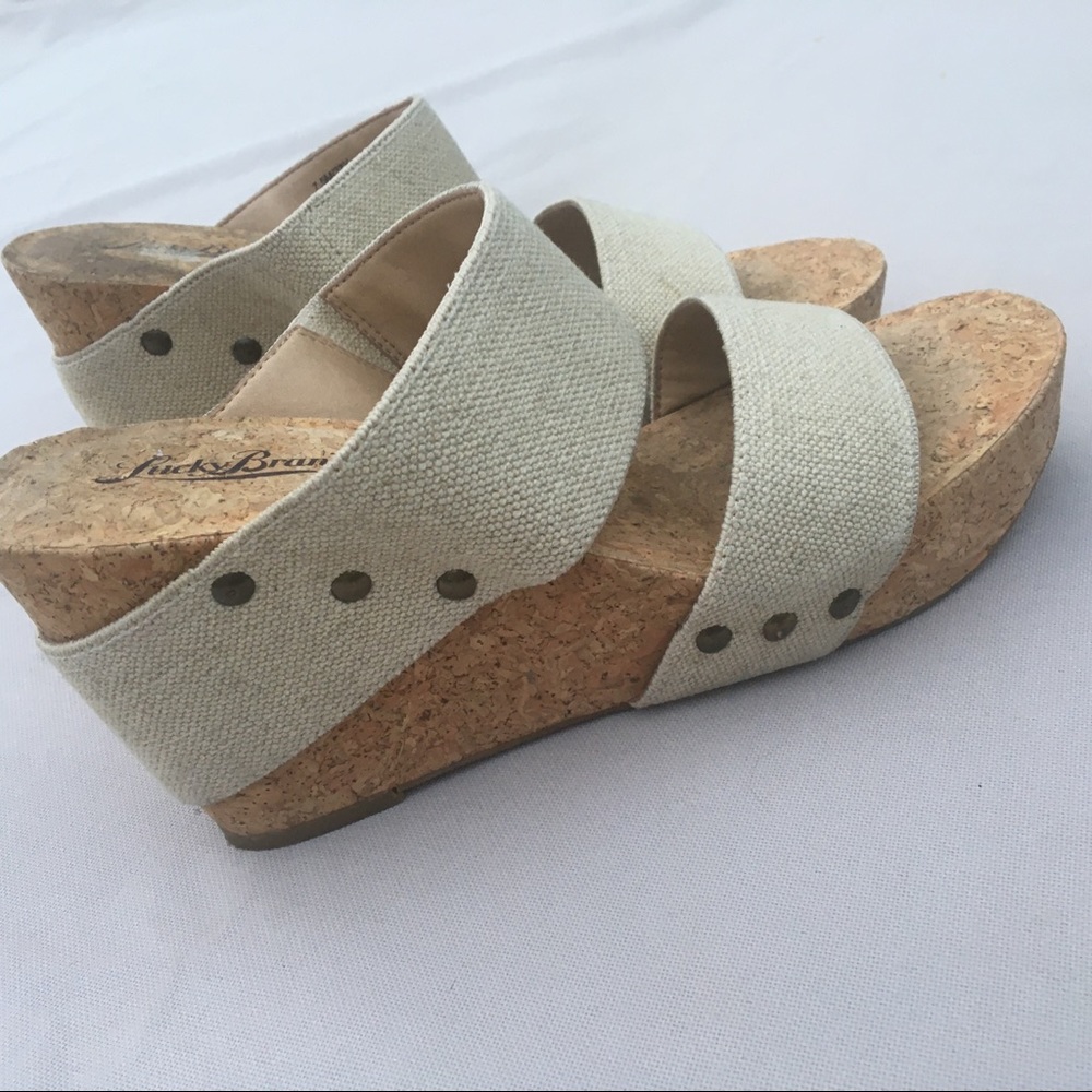 Lucky brand wedge 7.5